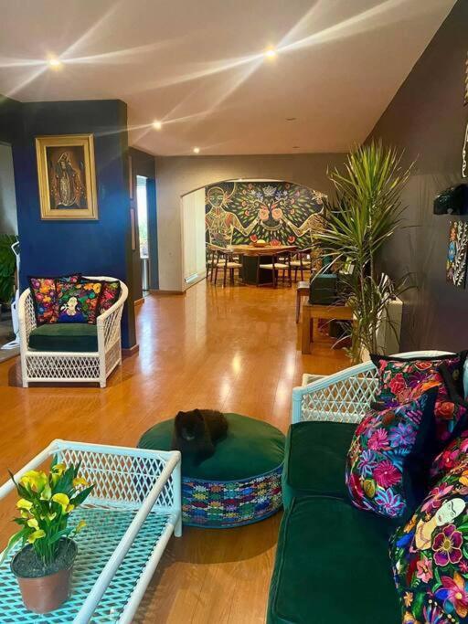 Luxurious Mid Century Modern Folk Art Home Mexico by Eksteriør bilde